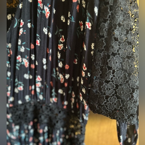 ASOS FLORAL/LACE DRESS WORN ONCE - Picture 2 of 4